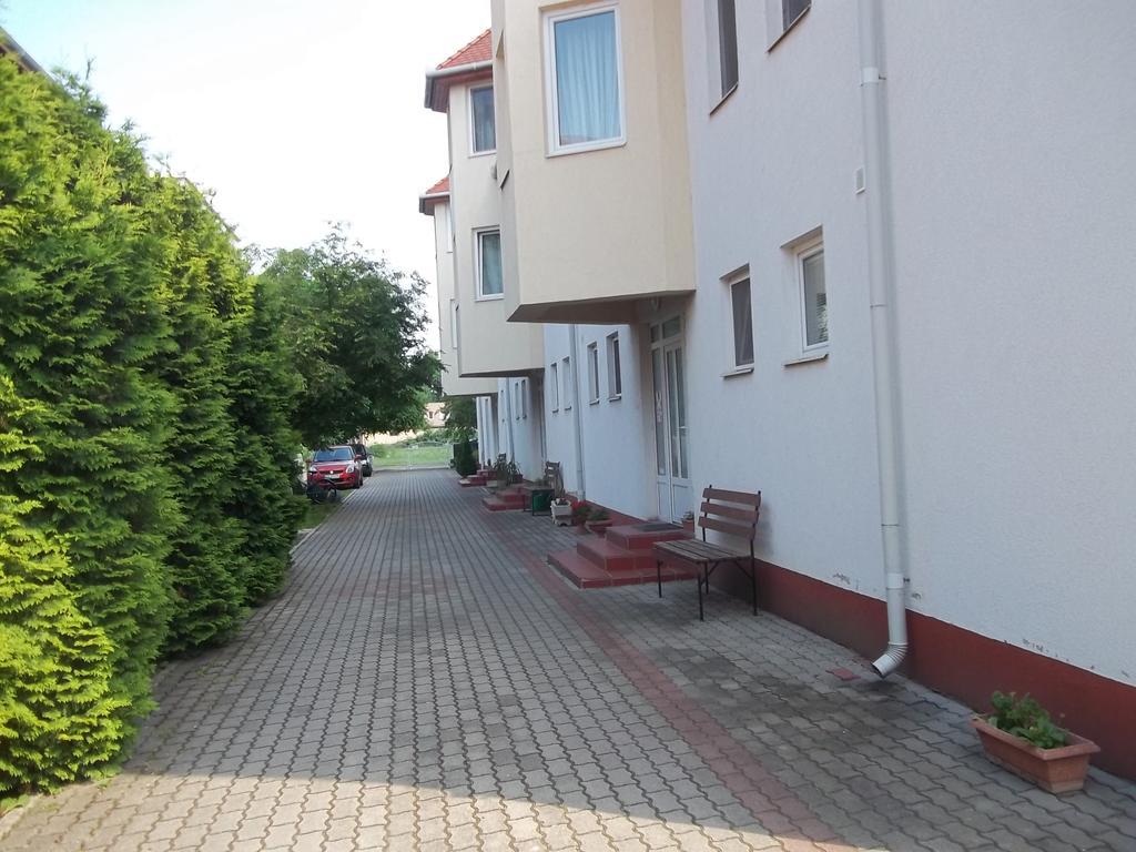 Apartman Pávai Hajdúszoboszló Exterior foto